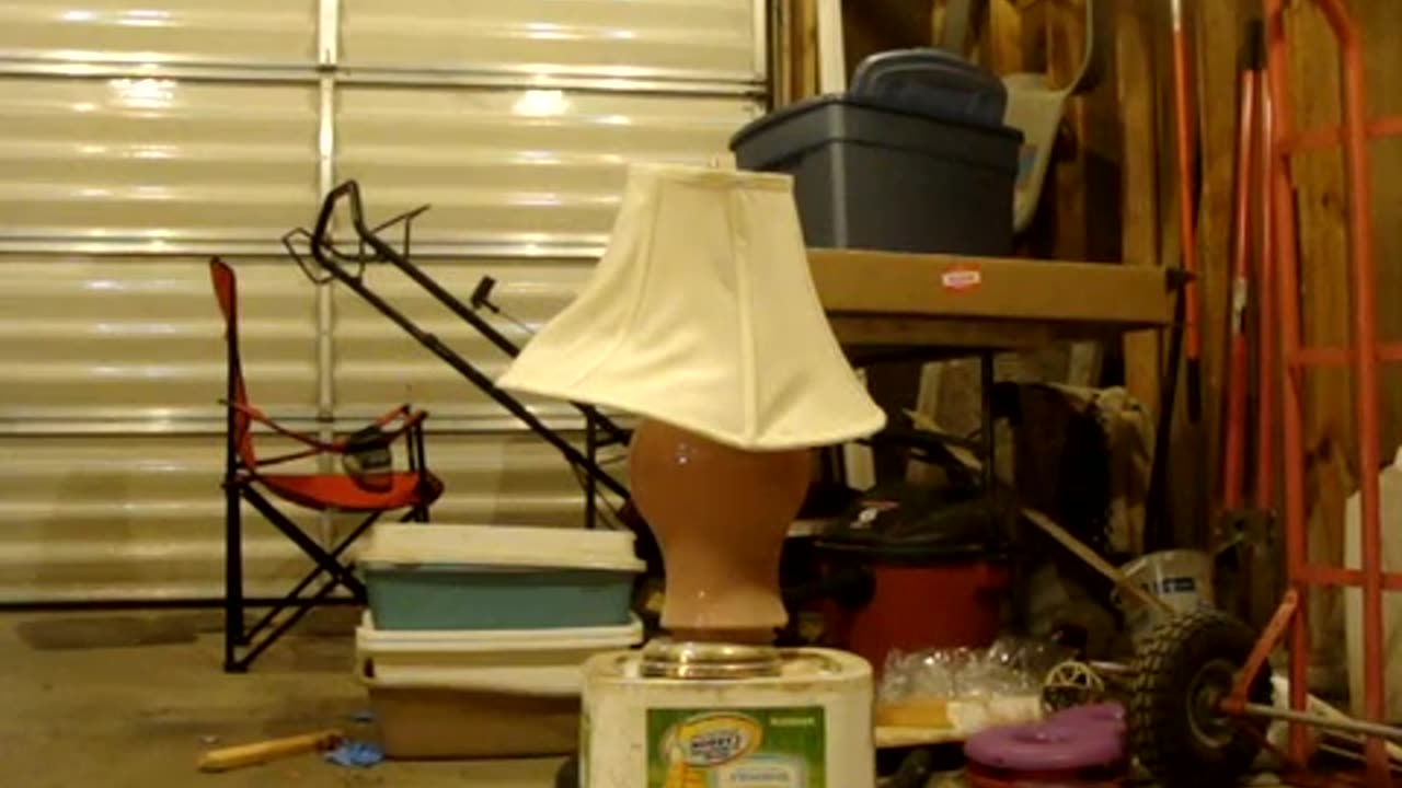 Smash yucky colored lamp
