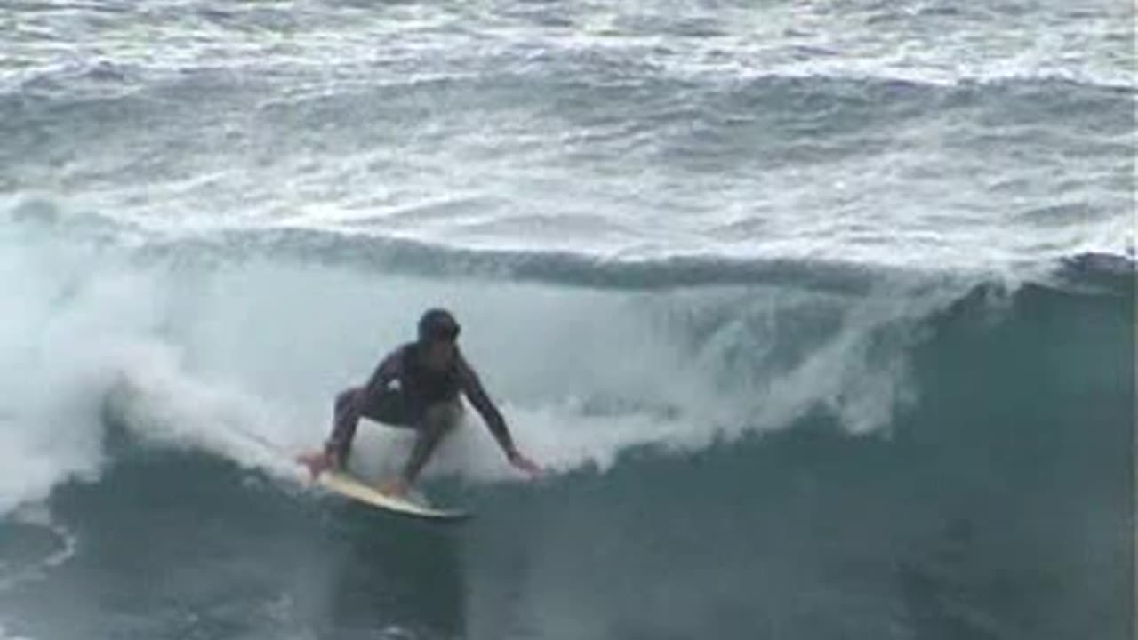 🌊 Acitrezza Surf – Onde rare (video storico anni 2000) 🌊
