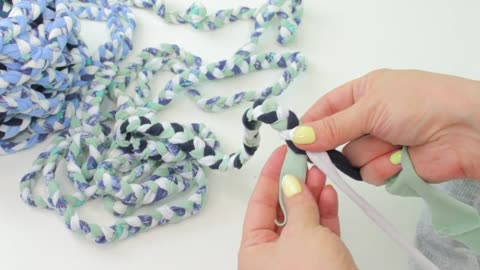 DIY laundry basket ⧸ Old clothes and cardboard reuse ⧸ Simple hacks ⧸ Rope basket