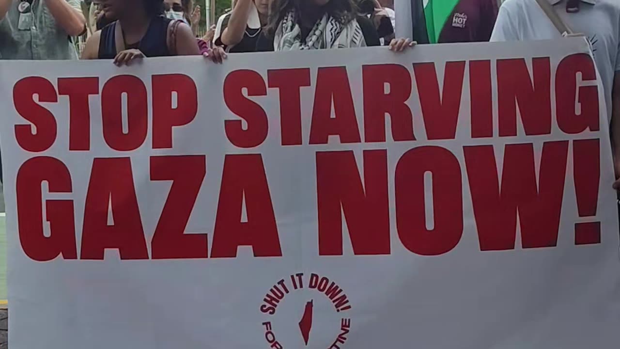 "STOP STARVING GAZA NOW" at the United Nations.