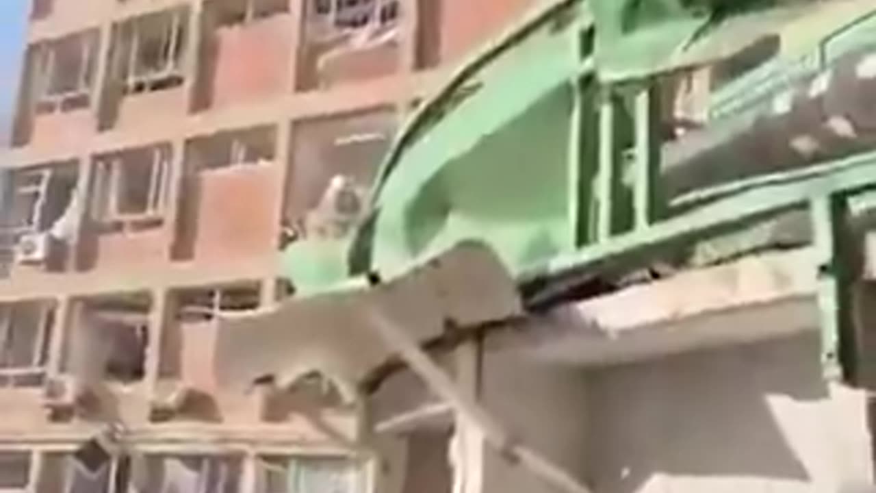 2.- Irán ataca con misil balístico el Hospital Soroka en Beer Sheva (Tel Aviv)