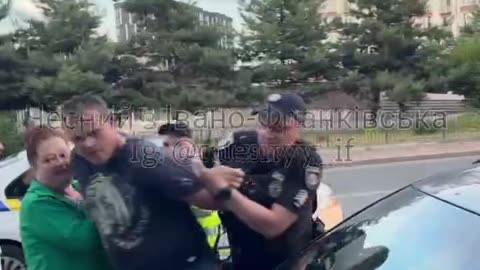 father was mobilized while walking with his child