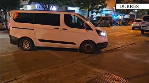 VIDEO/ Po hanin në një lokal tek Gjiri i Lalzit! Si u arrestua Xhevdet Plaku dhe 6 miqtë e tij