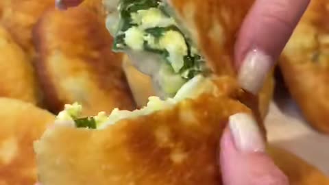 Bread stuffed with eggs and vagies