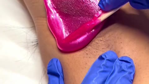 Underarm Waxing Using Sexy Smooth Tickled Pink Hard Wax | @Theestiplayroom