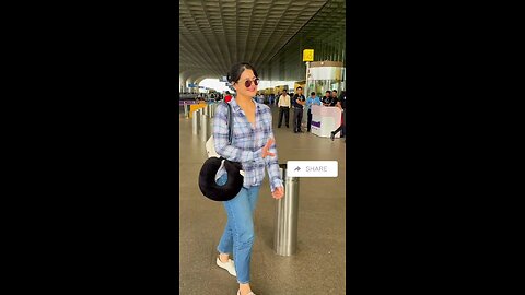 Bollywood Actress Zareen Khan Traveling to Dubai ❤️🥰🔥 #