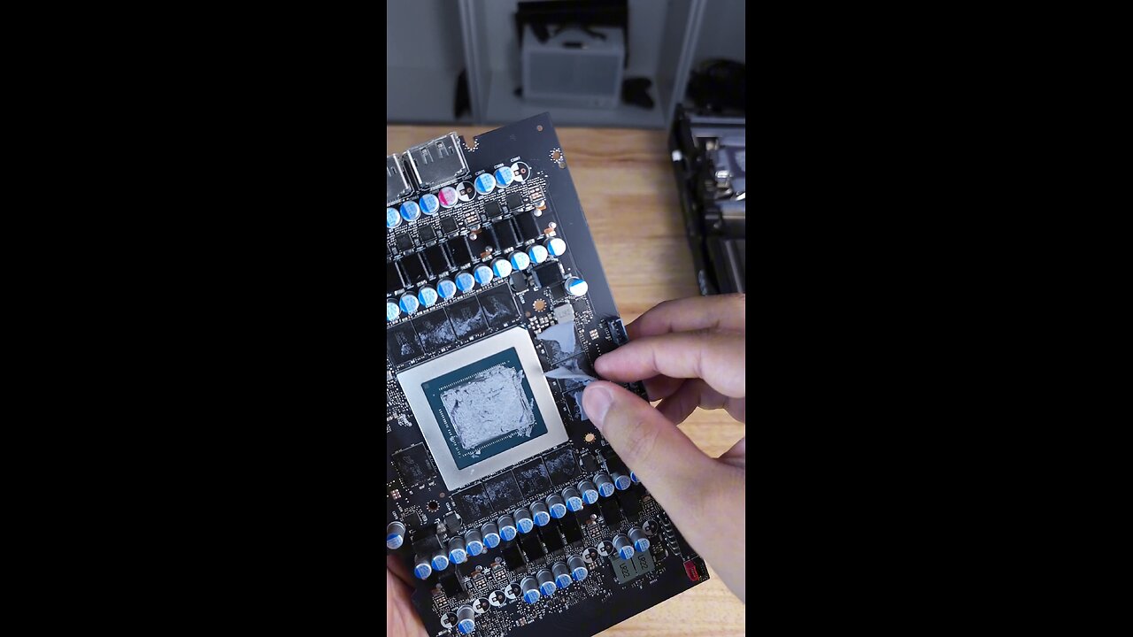 Taking the cooler off an RTax 4090