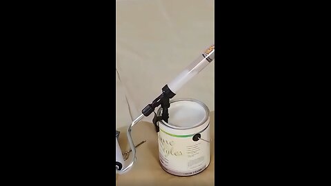 Convenient refillable paintbrush