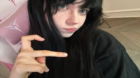 Pov : You fall in love with the weird girl in class