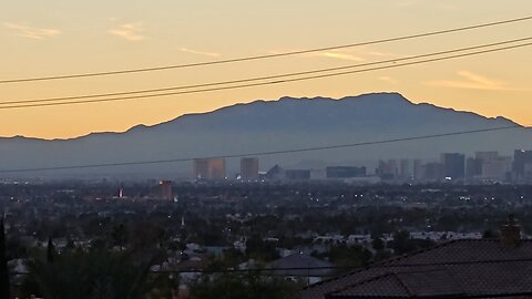 Did you SEE tonight's HAZY Las Vegas sunset? Check THIS out! 12.07.2025 #follow #lasvegas #gaming