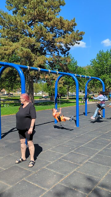 BradKuz76 Tomrik swing 2025