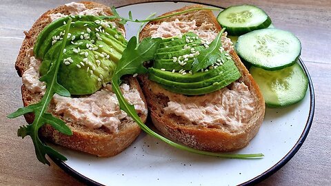 5-Minute Avocado Tuna Toast 🥑 The Ultimate Quick & Easy Breakfast!