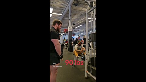 90lbs Rope Pulldowns (Super Lite) | #strength #shorts #triceps 💪