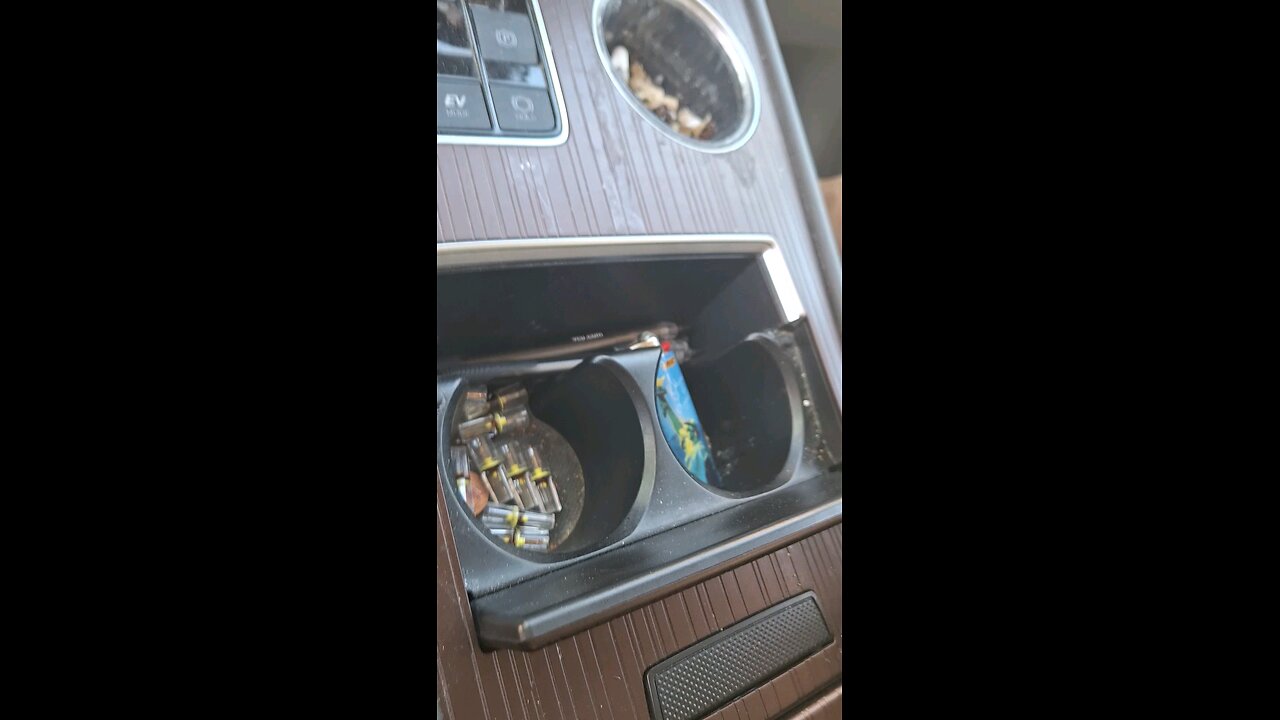 Mom fed Cylde! 🤣🤣🤣🤣🤣