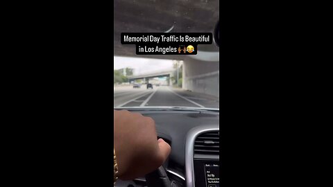 I wish everyday was a holiday in LA!!! Ima just drive around all day for no reason. 😂🙌🏾