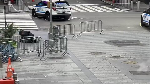 NYC: Due to an active police investigation, avoid the area of West 43rd Street