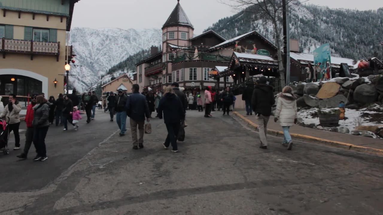 Walking through Leavenworth (2025)