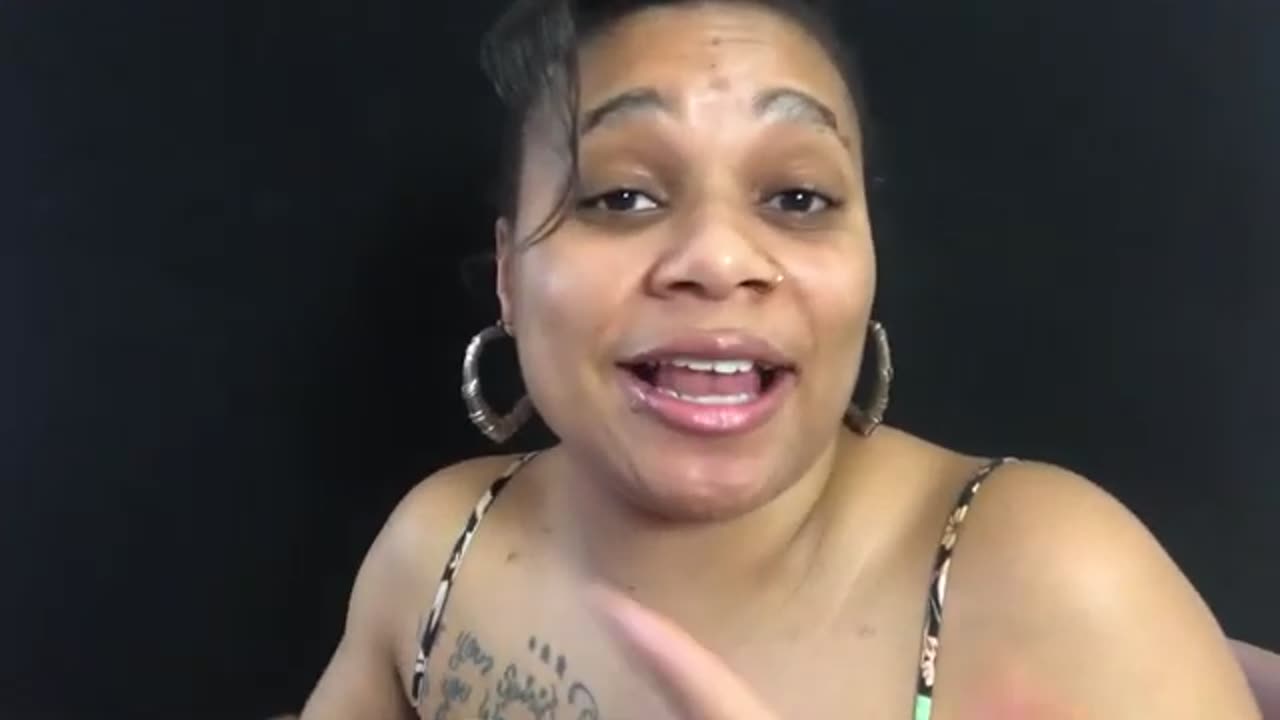 LOAFS 20200424 AMBER, The clothes DON'T FIT GORL!! | REACTION