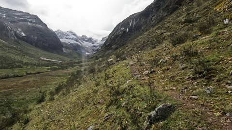 Caminando por bajo del nevado Andavite