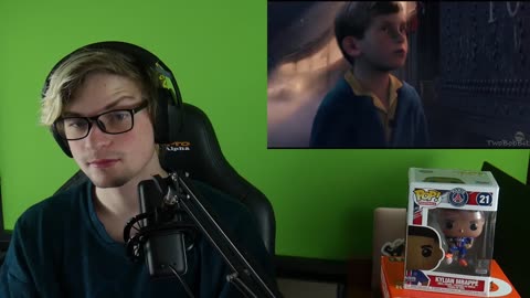 HE'S WATCHING HIS PARENTS SMEX