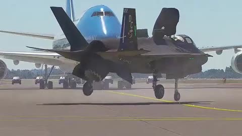 F-35 Makes Vertical Landing