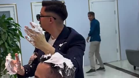 IN.
