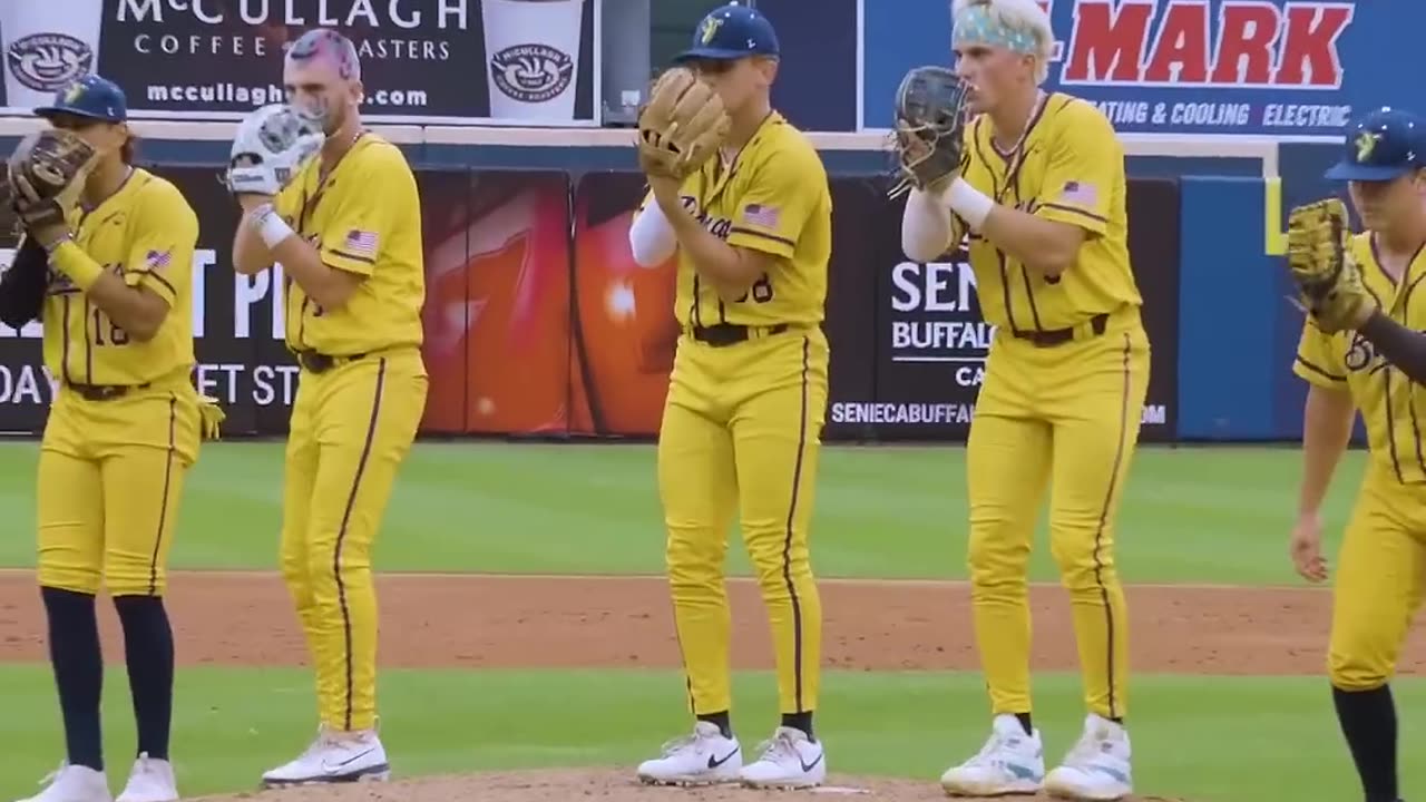 Hidden Ball Trick Pitch | Banana Ball #shorts#savannahbananas#trick#trickshot#bananas#mlb#sportsball