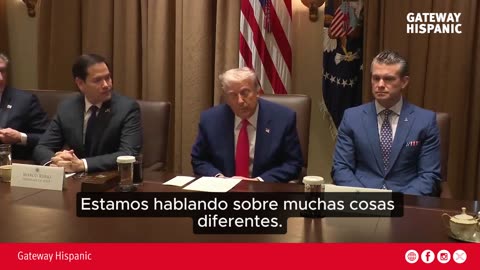 Trump celebra avances económicos y reafirma liderazgo durante reunión con su gabinete.