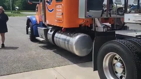 SURE IS PURTY #ourtruckinglife #trucking #reallifetruckers #truckdriver #atruckerslife #truckdrivers