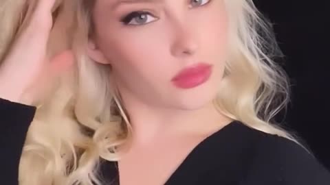 “If I’m in your feed every day… why am I still not in your subscribers?” 