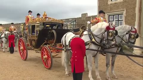 King and Queen Welcome President Trump and Melania with Royal Salute