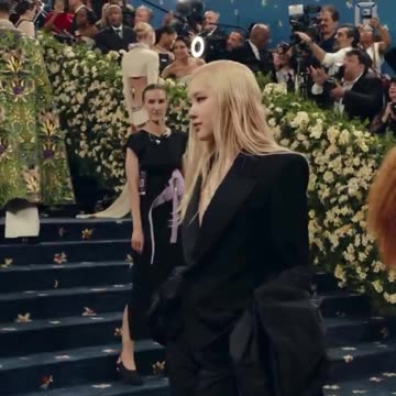 Blackpink Rosé Met Gela 2025
