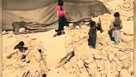 POČET OBĚTÍ ZEMĚTŘESENÍ V AFGHÁNISTÁNU ROSTE - 2.9.2025