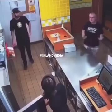 Man accidently shoots gun in his pocket while waiting for food order