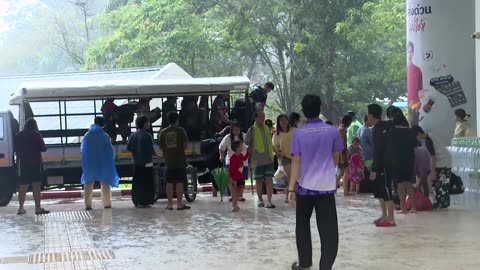 Floods kill 13 in southern Thailand, evacuations ordered