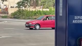 Esta abuela demuestra que la edad no es un límite al volante
