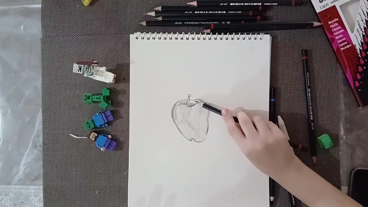 How to Draw An Apple