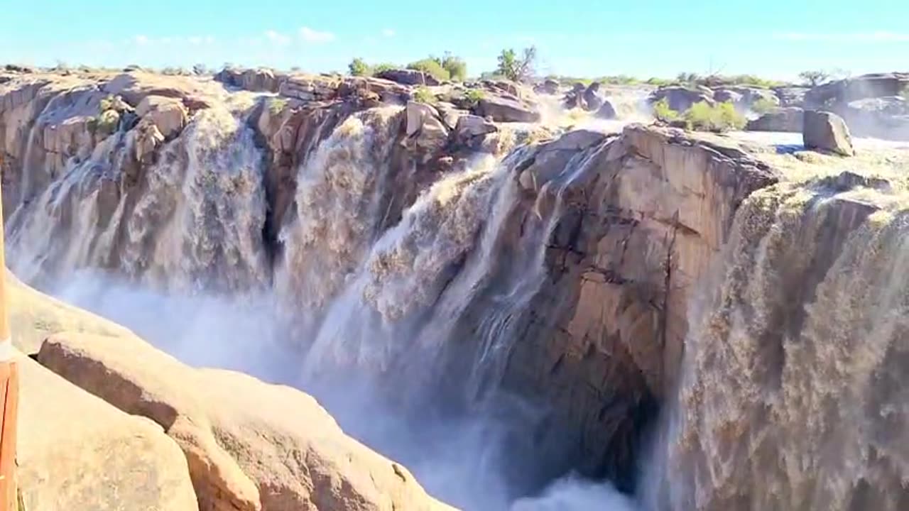 Augrabies Falls in all its glory.