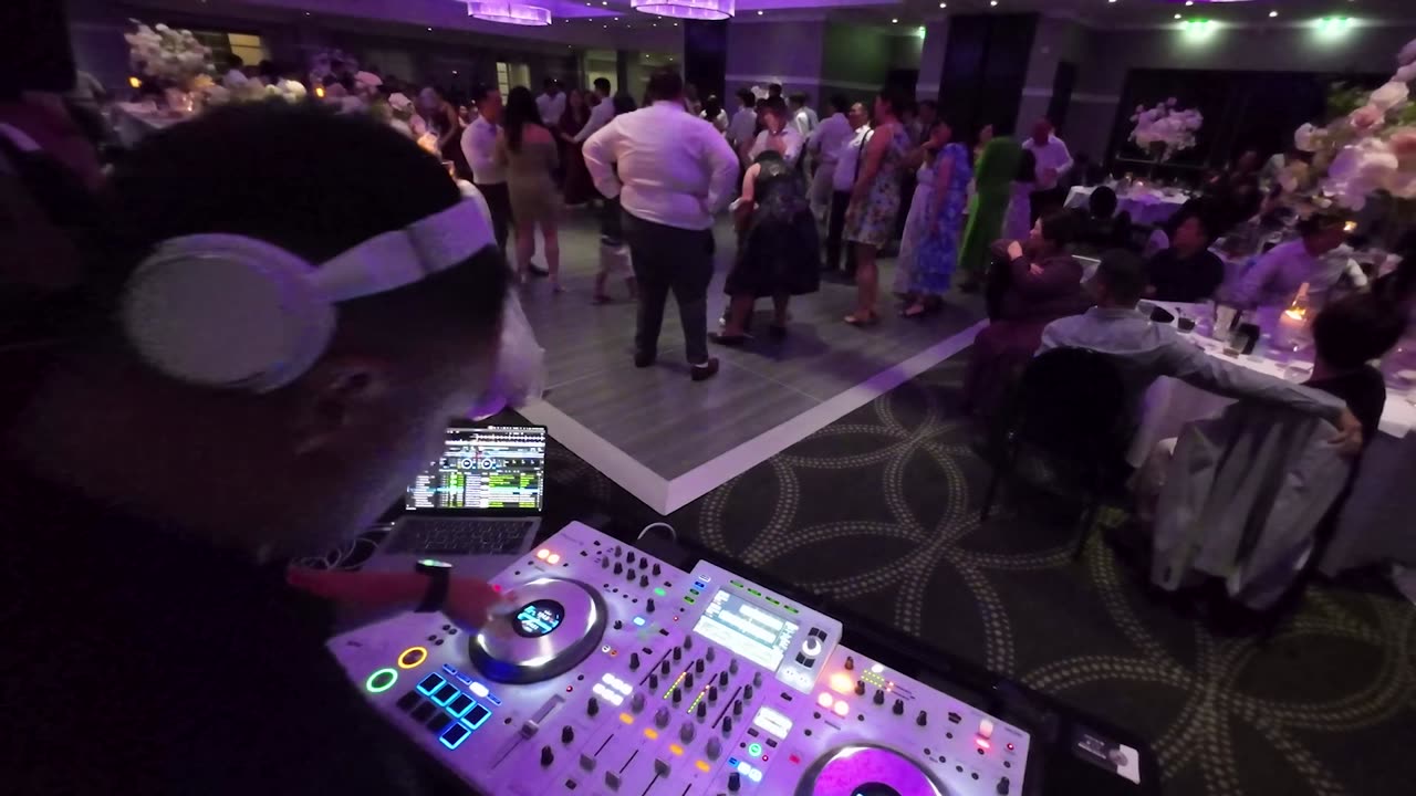 Sydney DJ Does Cool Mix at a Wedding