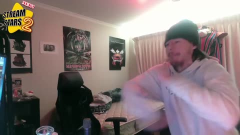 slack_au might type slow but he has fast fists