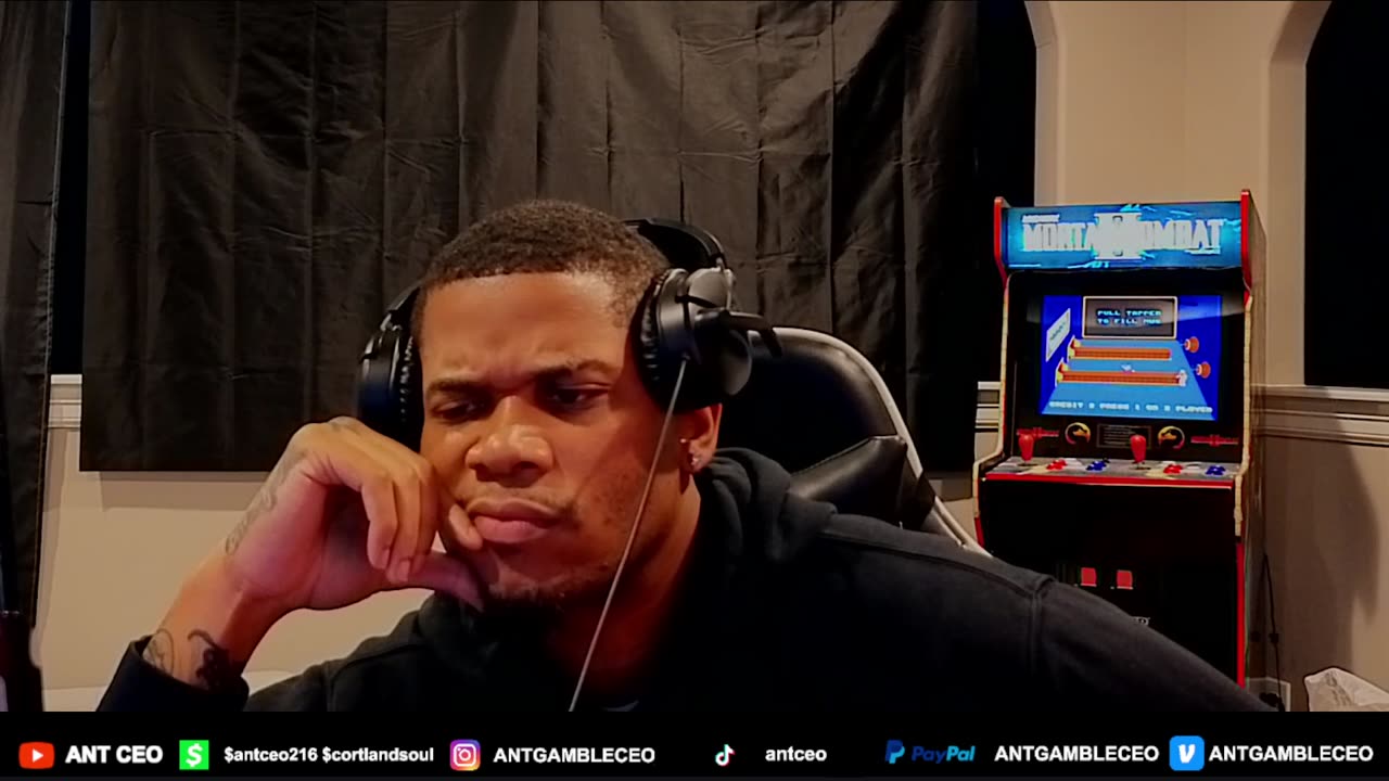 LATE NIGHT LIVE DATING TALK SHOW