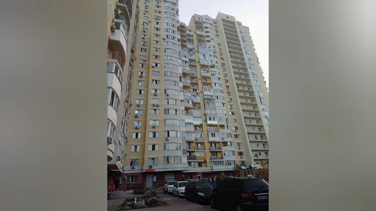 Лорина и борщ у Париже ...