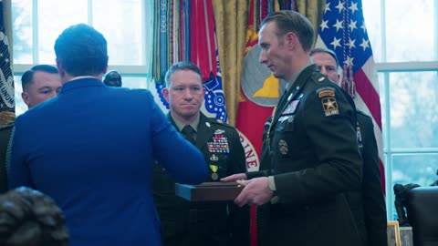 The first 13 warriors receive the Mexican Border Defense Medal for SECURING the southern border. Heroes. 🇺🇸