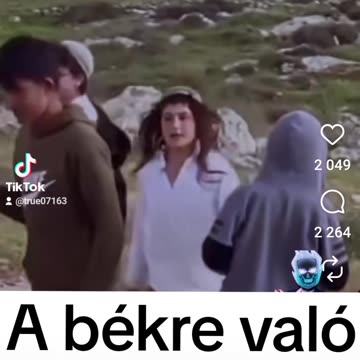 Izraeli gyermek leköp egy palesztín fiút