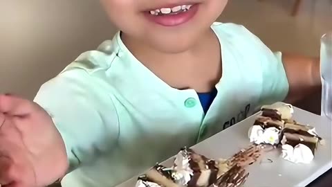 criança emociona mae