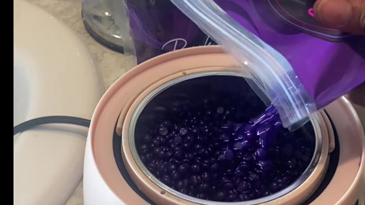 Melting Sexy Smooth Purple Seduction Hard Wax | @her.skn Shares a Close-Up Look