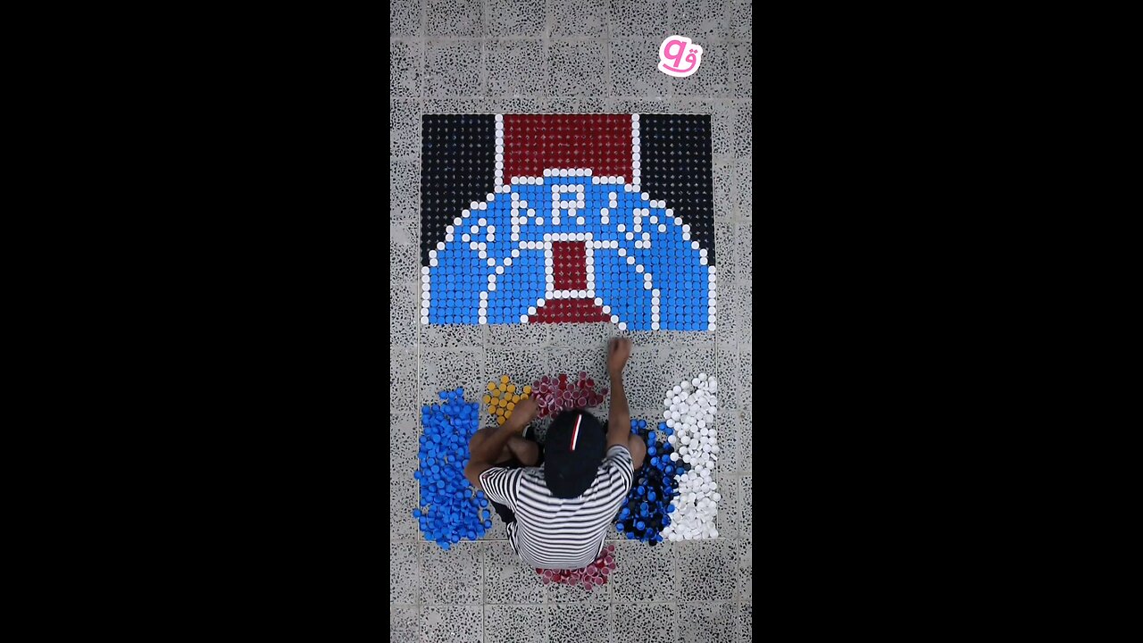A 3d PSG Logo ⚽ using 1,872 bottle caps! 🔵🔴 #3d #3dart #psg #qamhani #shorts