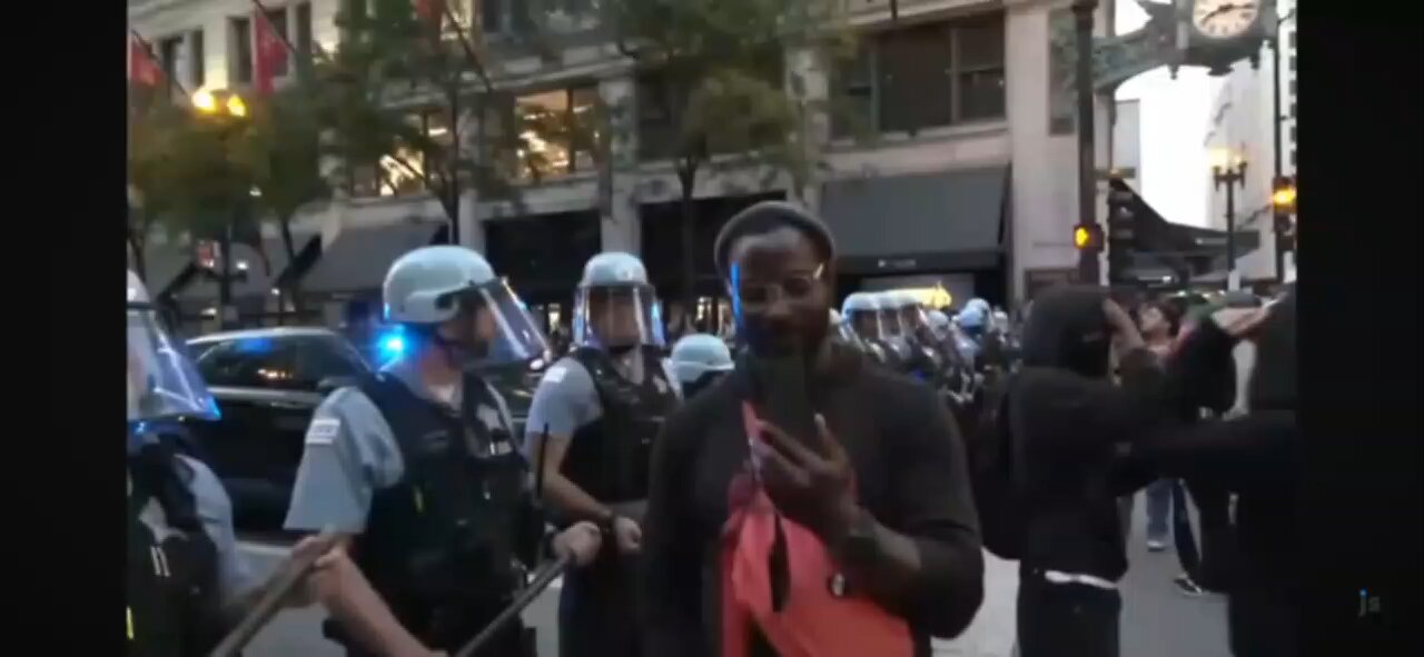 Illinois: A mostly calm demonstration by thousands who marched through