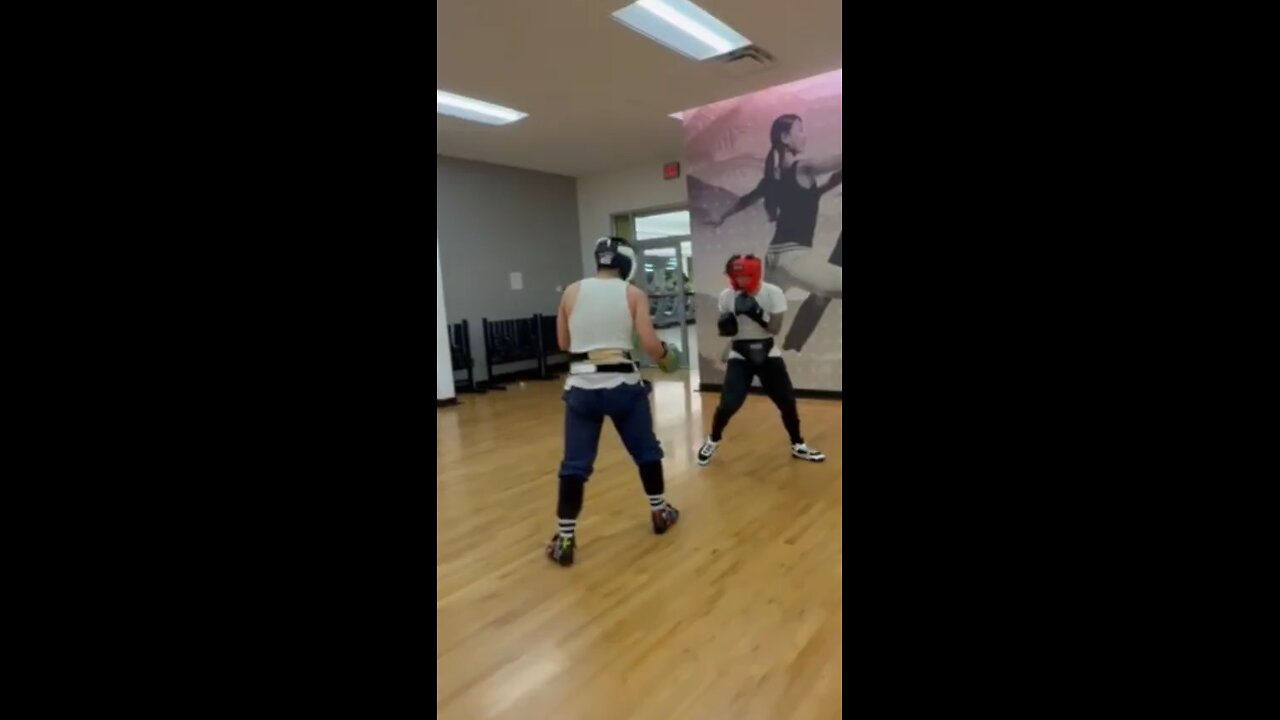 Amazing Display of Skills from Golden Gloves Boxer Scotty Ching Chong