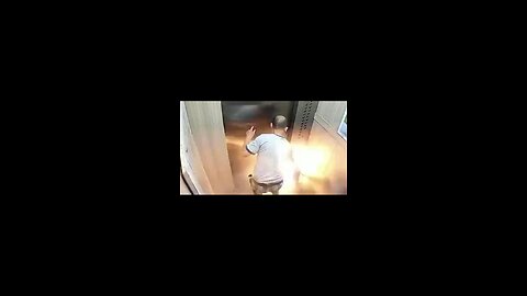 Green Agenda - Man dies in elevator since the e-bicycle battery caught fire and exploded!